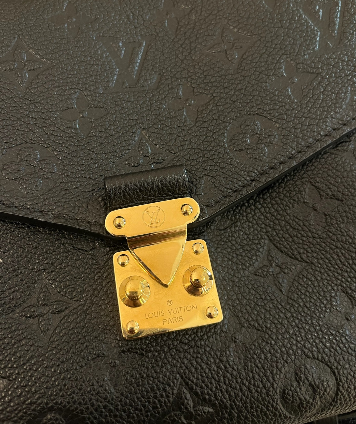 Louis Vuitton Metis Empreinte Leather Schwarz