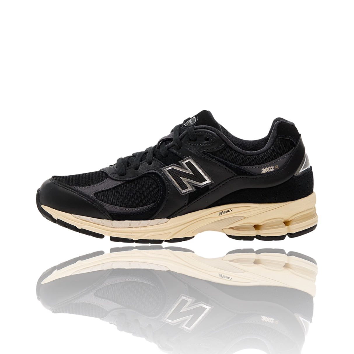 New Balance 2002r Black Vintage