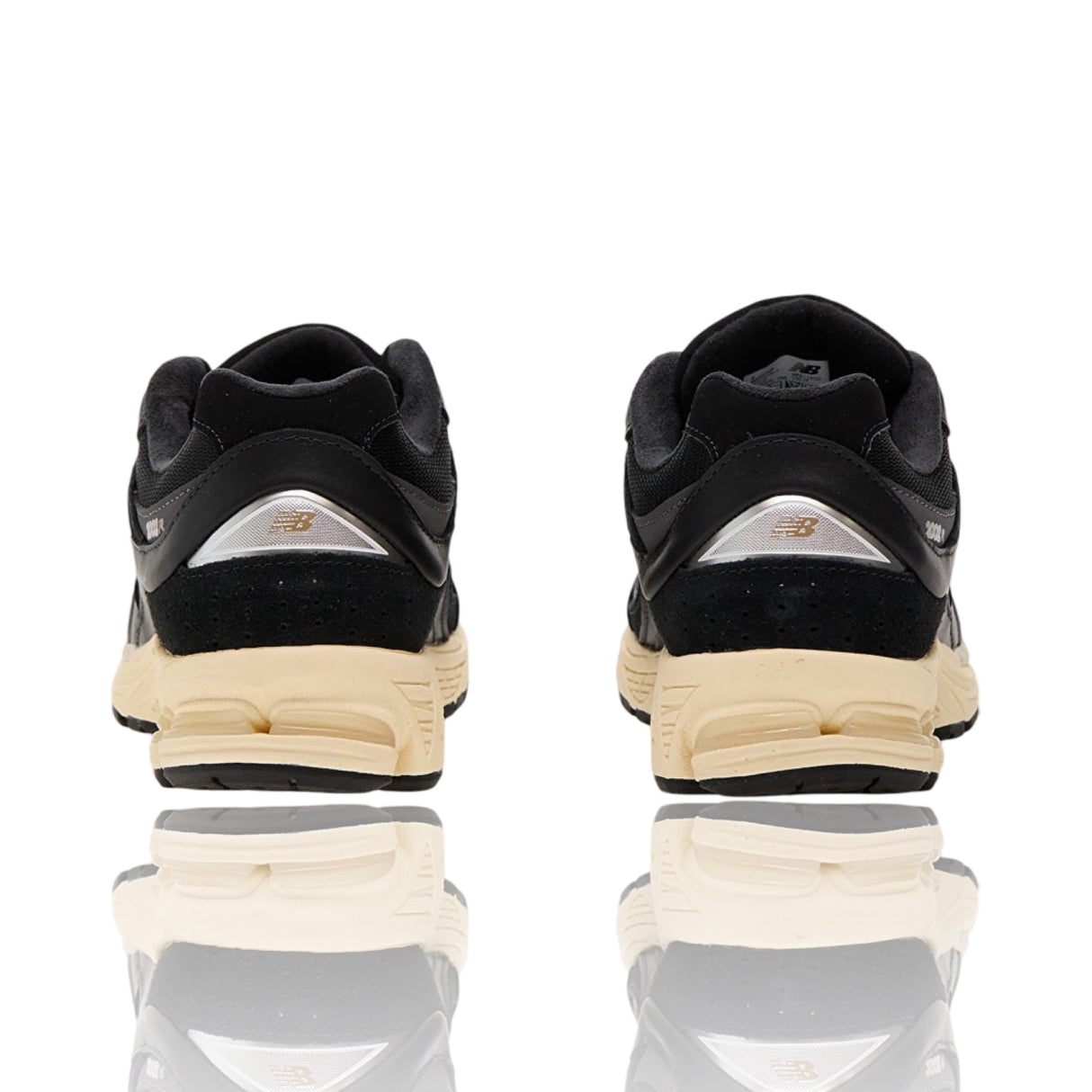 New Balance 2002r Black Vintage